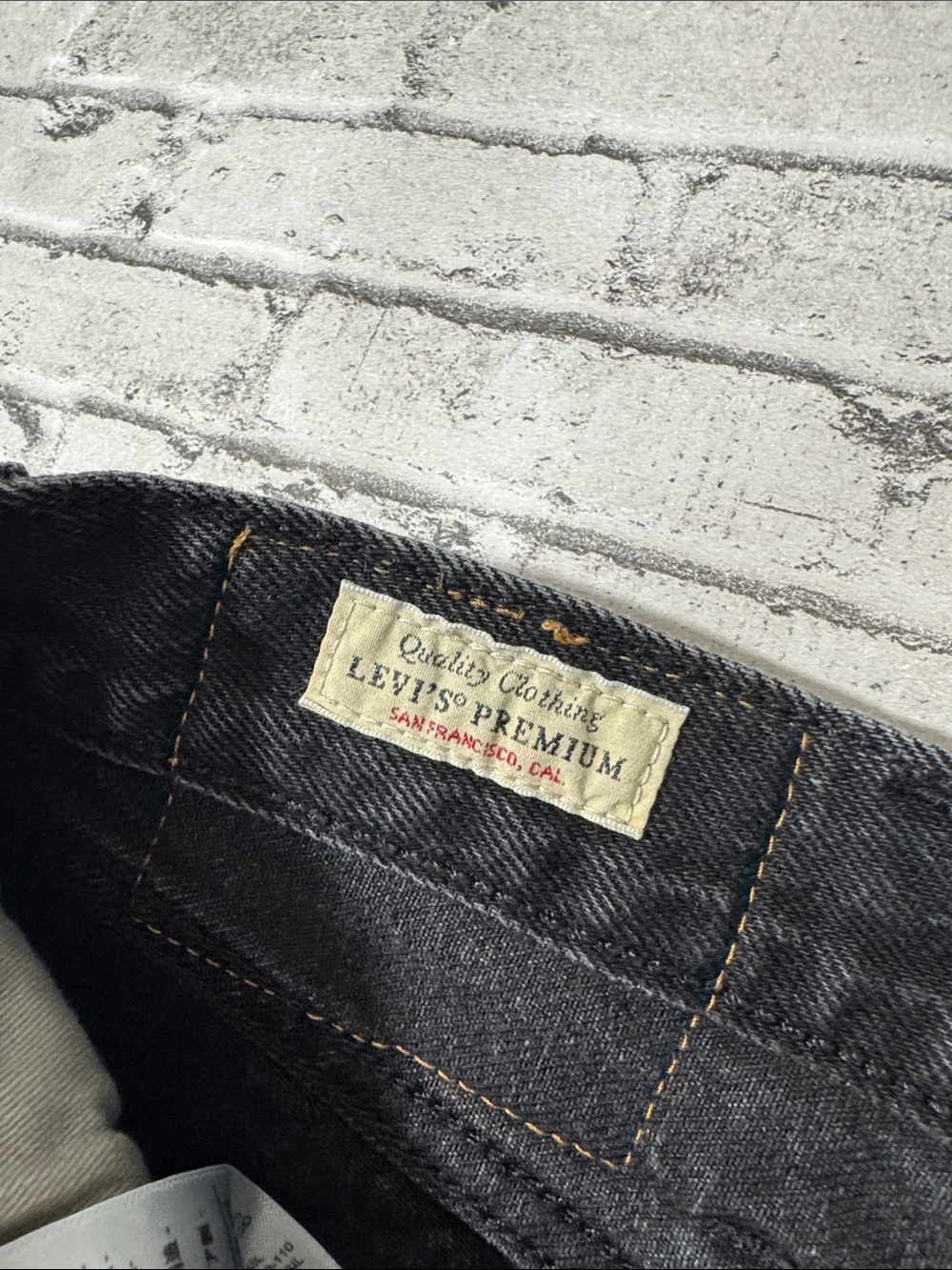 Levi’s mens 38x30 black premium 555 relaxed straight cotton denim jeans EUC - Picture 2 of 6